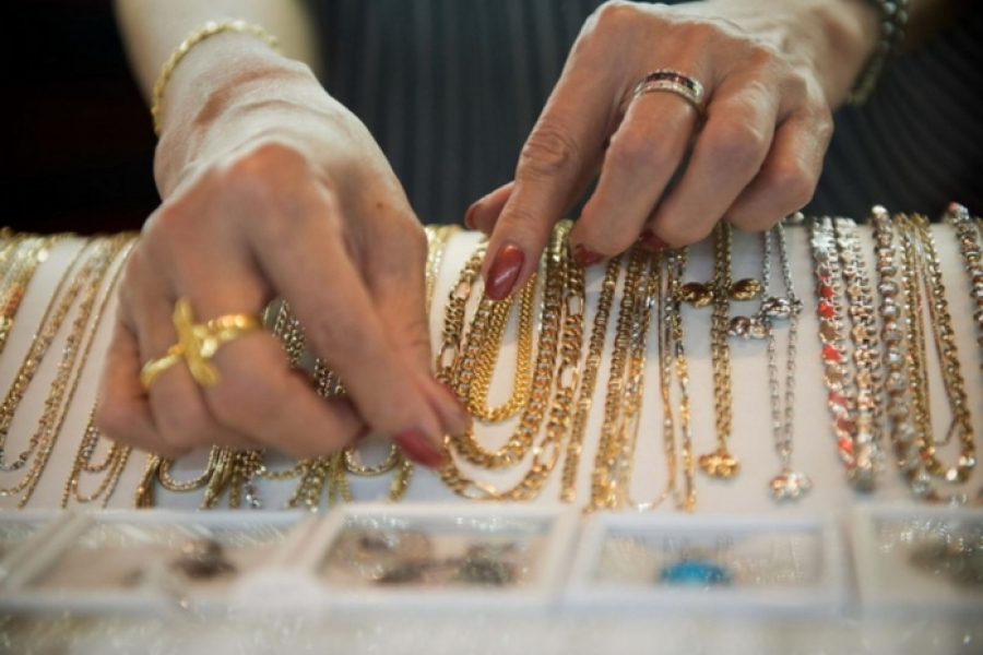 В Бишкеке 59-летняя женщина украла из магазина золотой браслет за 62 тысячи сомов