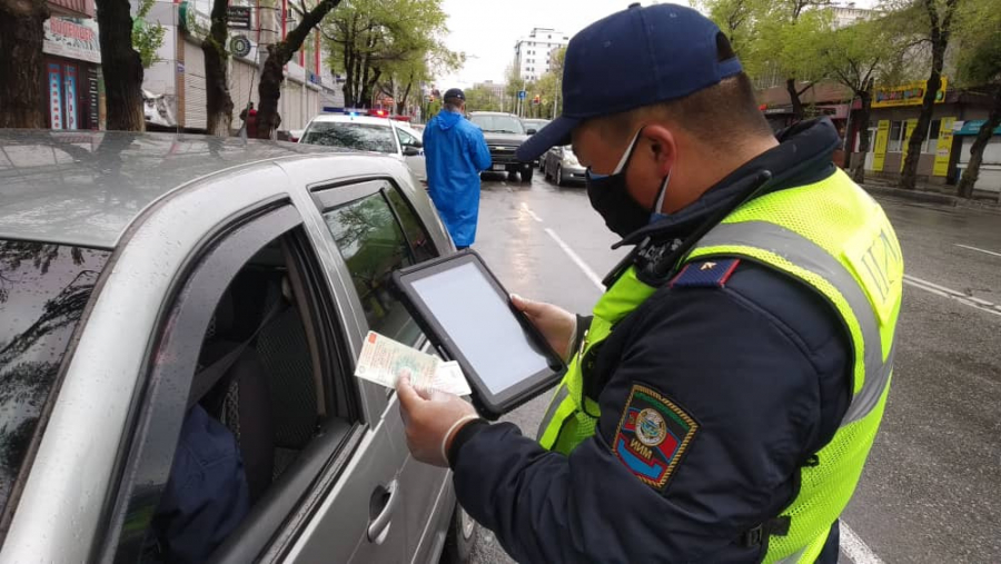 За неделю 764 машины в Бишкеке поставили на штрафстоянку