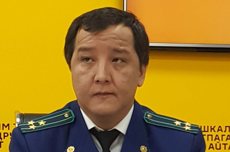 Абай Молдокматов назначен временно исполняющим обязанности генпрокурора КР