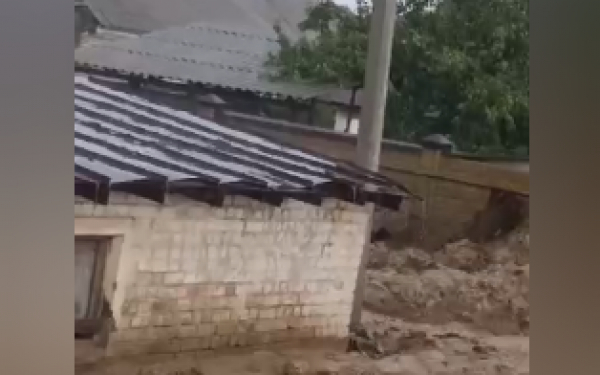 https://vesti.kg/media/k2/items/cache/d009538147b9bec3968ef5e82fff28d5_L.jpg
