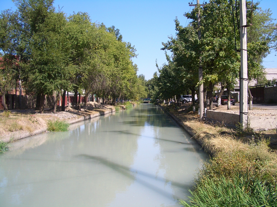 В Бишкеке проверят законность объектов, построенных вдоль рек