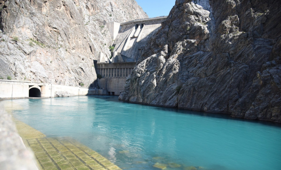 Энергетики назвали, сколько уже воды в Токтогульском водохранилище
