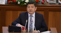 Акылбек Жапаров предложил открыть в России кыргызский банк. В чем минусы?
