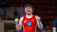 Мээрим Жуманазарова завоевала серебро чемпионата мира по борьбе