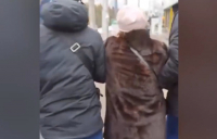 В Бишкеке задержали двух кыргызстанок и иностранца за торговлю людьми - видео