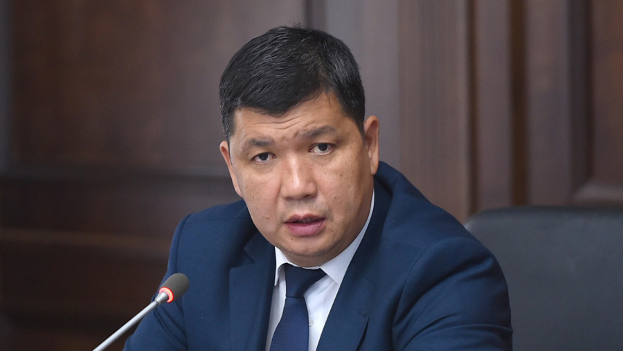 Мэр Бишкека провел экстренное совещание после пожара на складе ГСМ