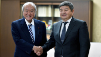 Глава кабмина Акылбек Жапаров встретился с министром финансов Японии Шуничи Судзуки
