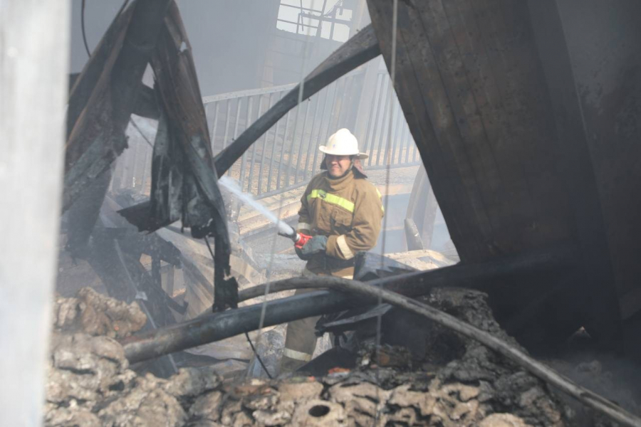 Пожар на заводе «Алькони» в Бишкеке потушен
