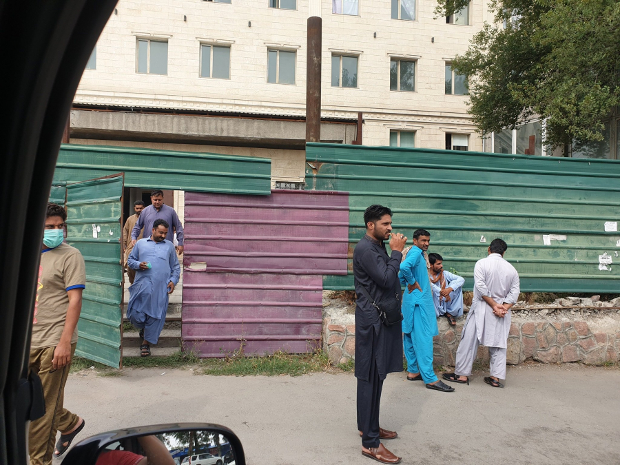МИД временно прекратил выдачу виз для граждан Пакистана и Индии
