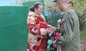 Военнослужащие авиабазы «Кант» оплатили лечение многодетной матери
