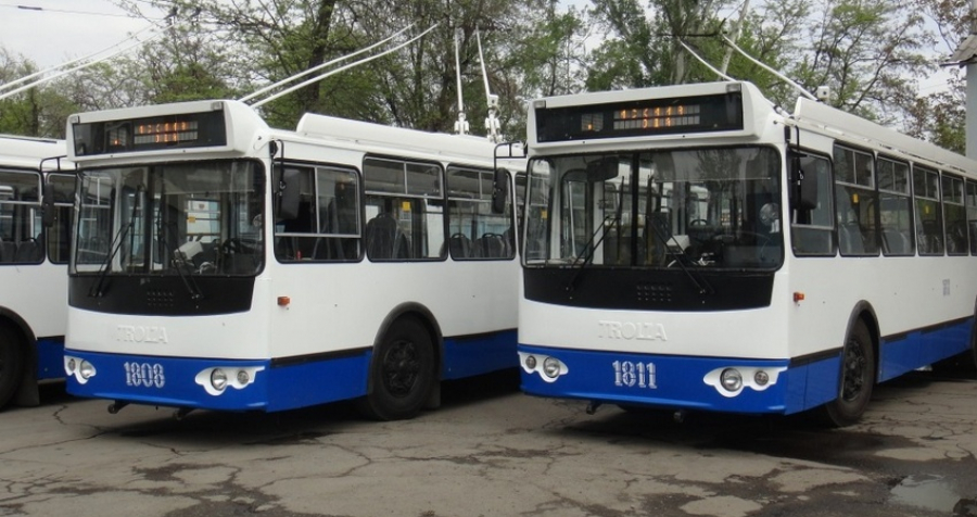 В Бишкеке водитель троллейбуса сбил 20-летнюю девушку