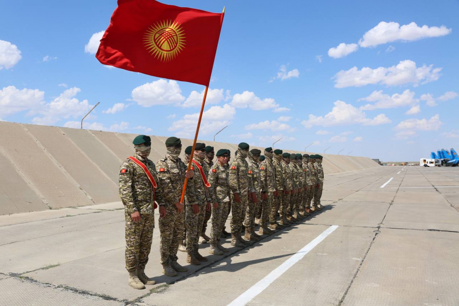 Кыргызские военные прибыли в Казахстан на учения «Бірлестік-2024» - видео