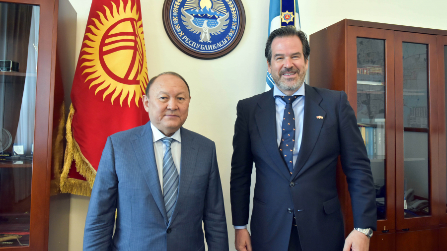 Мэр Бишкека встретился с послом Испании в КР