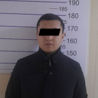 В Бишкеке мужчина обманным путём завладел 10 электромобилями и скрылся