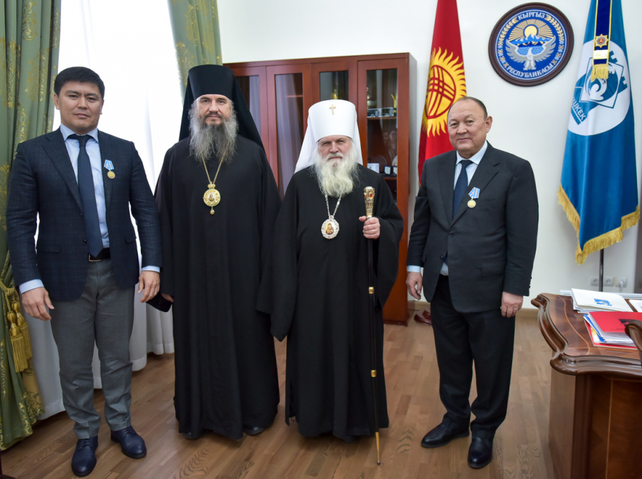 Мэр Бишкека Эмилбек Абдыкадыров встретился с митрополитом Викентием