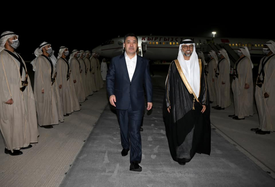 Президент Садыр Жапаров прибыл с рабочим визитом в Абу-Даби