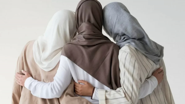 В Казахстане депутат призвал официально закрепить статус «младшей» жены