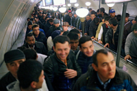 Россияне поддерживают идею усложнить выдачу рабочих виз мигрантам