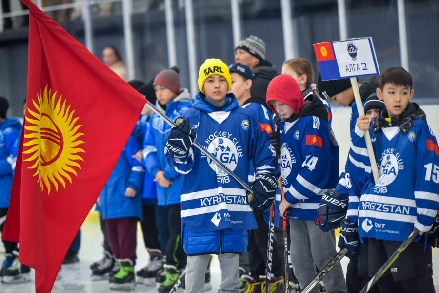 В Бишкеке стартовал международный турнир по хоккею (фото)
