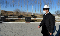 Член ЦИК предложил Садыру Жапарову провести инаугурацию в мемориальном комплексе «Ата-Бейит»