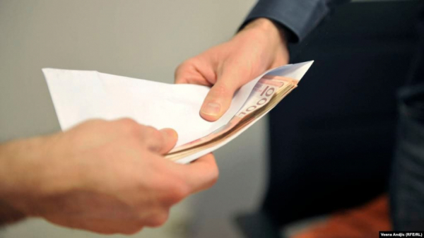 "Кыргызкурорттуризм" башкармалыгынын жетекчисинин орун басары коррупцияга шектелип кармалды