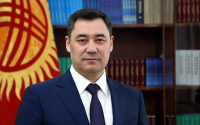 Садыр Жапаров потребовал усилить проверки во всех госорганах на предмет ведения делопроизводства на кыргызском языке