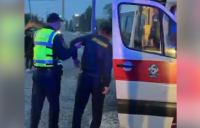 В Бишкеке водитель сбил милиционера машиной при попытке скрыться (видео)