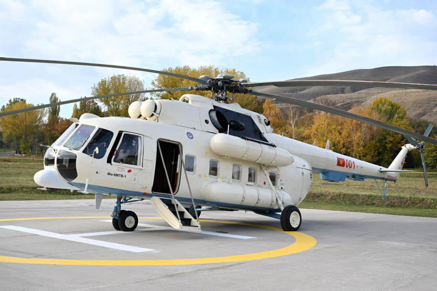 Садыр Жапаров поблагодарил Александра Лукашенко за ремонт кыргызстанского вертолета