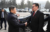 Акылбек Жапаров провел переговоры с главой парламента Монголии