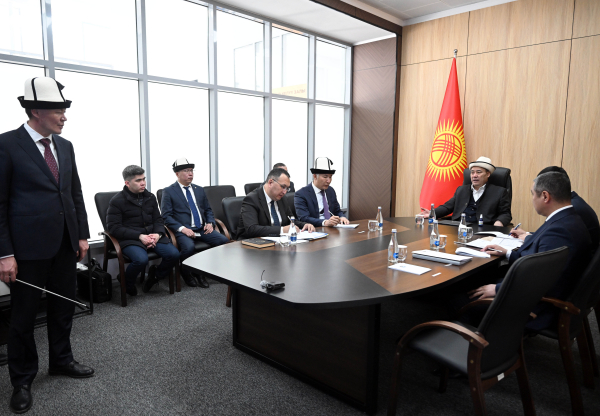 Садыр Жапаров поручил завершить долгострои в Нарынской области за два года