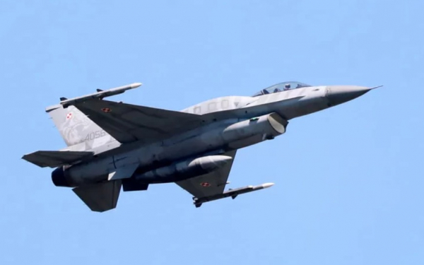 В Польше на репетиции авиашоу разбился истребитель F-16 (видео)