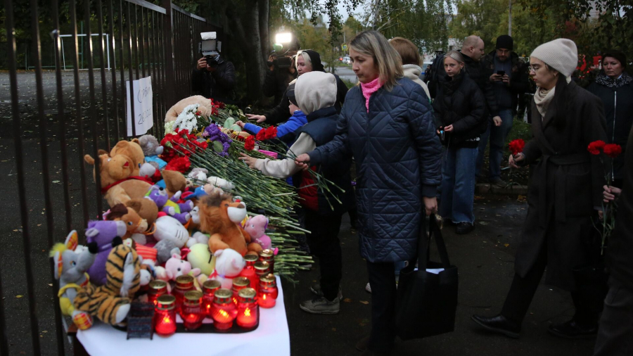 Садыр Жапаров выразил соболезнования Владимиру Путину по поводу атаки на школу в Ижевске