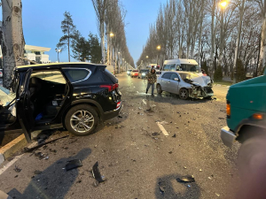 В ДТП возле «Ынтымак Ордо» пострадали оба водителя