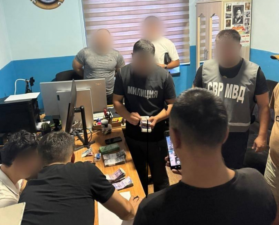 Osumljenec za prevaro poskušal podkupiti načelnika urada notranjih zadev v Kirgizistanu