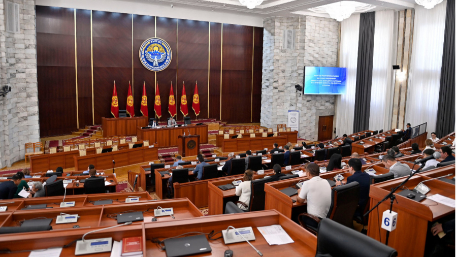 Уже 19 депутатов ЖК вышли из числа инициаторов закона об «иноагентах»
