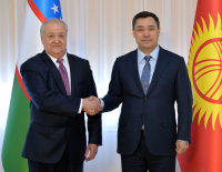 Садыр Жапаров встретился с министром иностранных дел Узбекистана Абдулазилом Камиловым