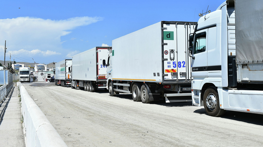 Глава Ассоциации перевозчиков КР об ограничении движения грузовиков: Это позволит сохранить дороги