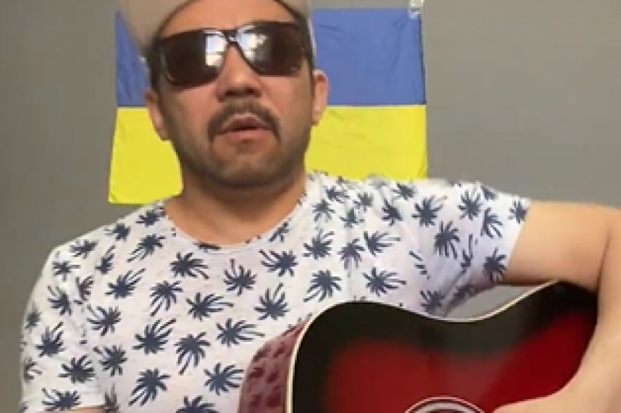 Кайрат Примбердиев поддержал украинцев и исполнил песню на украинском языке (видео)