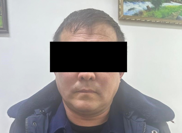 V Kirgizistanu aretirali policista zaradi suma posilstva