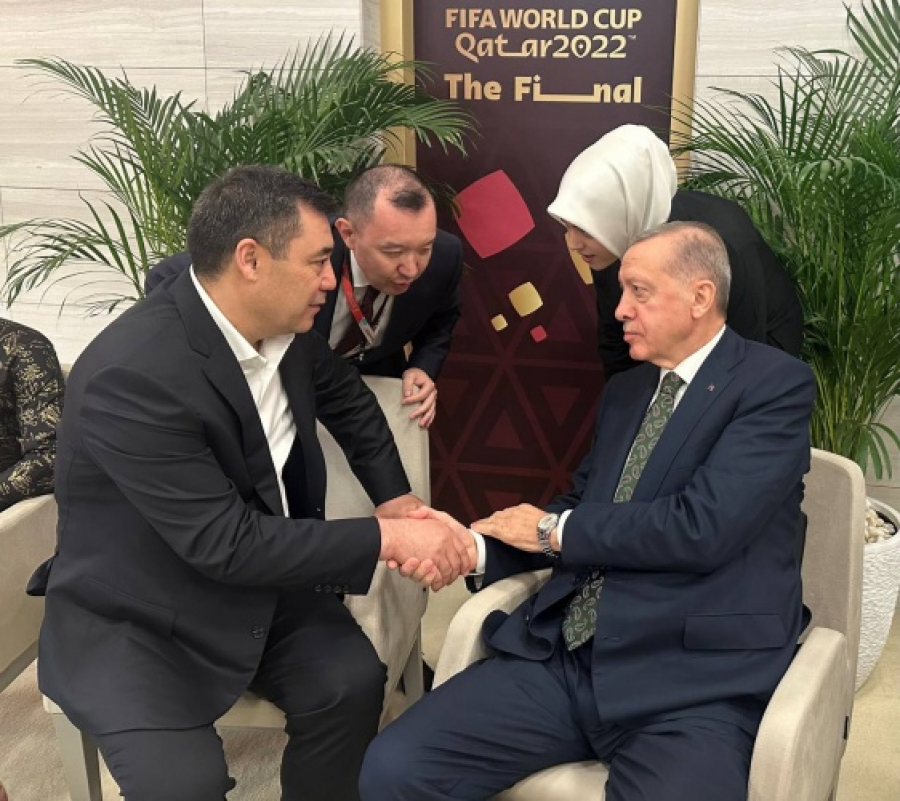 Президент Садыр Жапаров встретился с лидером Турции Реджепом Тайипом Эрдоганом