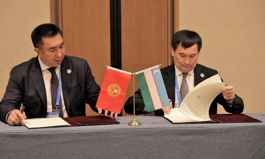 В КНР подписан меморандум по проекту строительства железной дороги Китай — Кыргызстан — Узбекистан