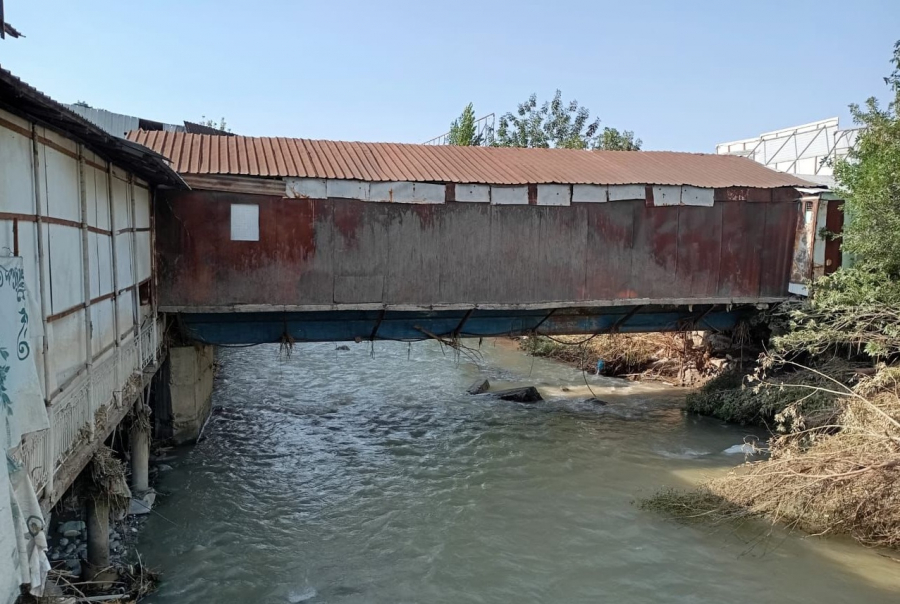 На чиновников, допустивших незаконное строительство на реке Ак-Буура, завели дело