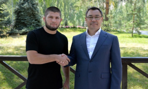 «Спасибо большое за помощь». Хабиб Нурмагомедов встретился с Садыром Жапаровым