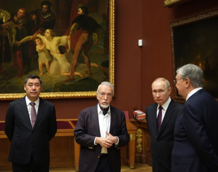 Садыр Жапаров и лидеры стран СНГ посетили Русский музей в Санкт-Петербурге