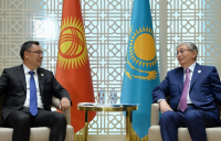 Садыр Жапаров встретился с президентом Казахстана Касым-Жомартом Токаевым