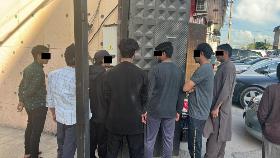 В швейных цехах Бишкека незаконно работали почти 30 граждан Пакистана