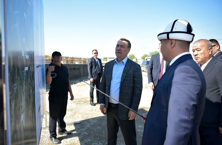 Садыр Жапаров проверил ход строительства автомобильной дороги Ош — Кара-Суу