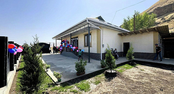 Возвращение в публичное поле. Камчыбек Ташиев подарил дом ну