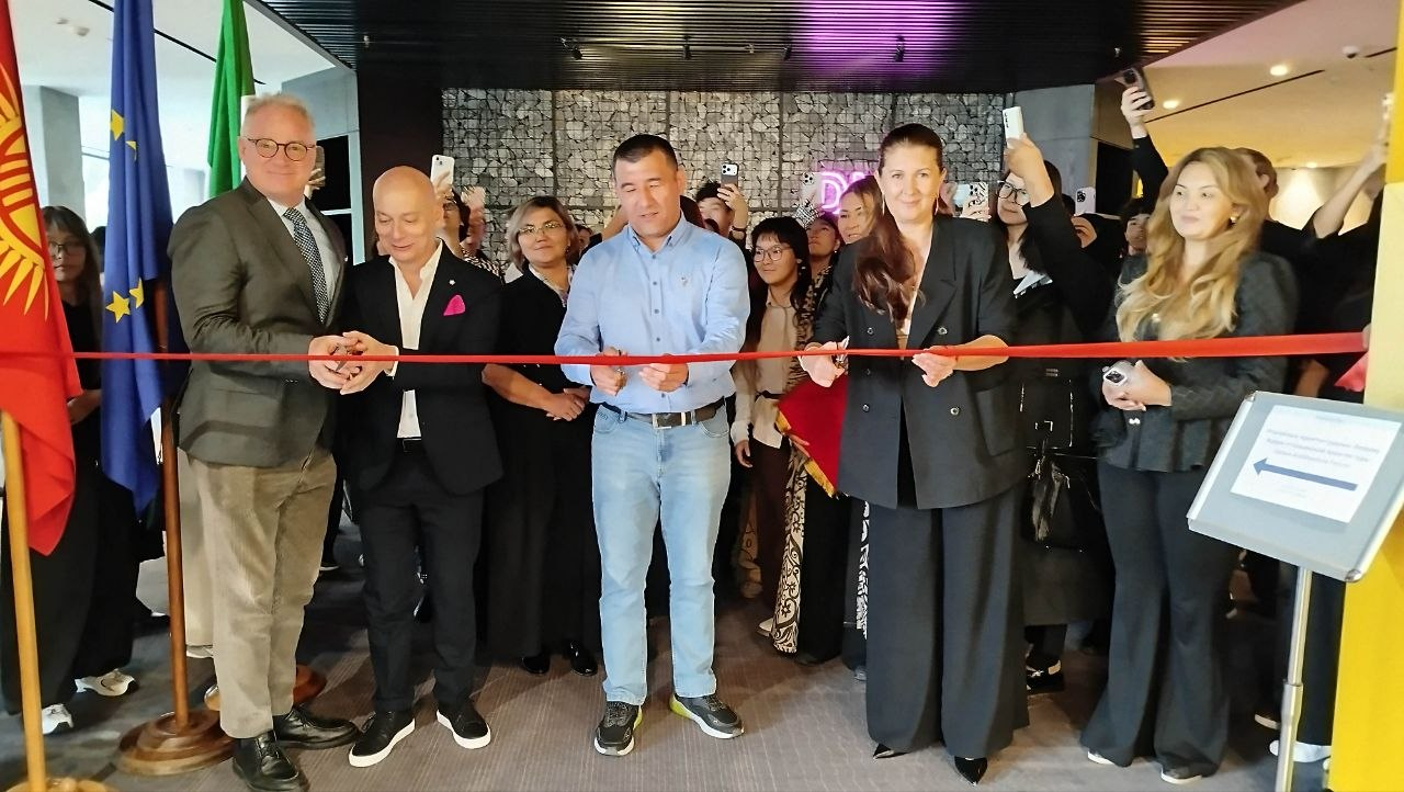 В Бишкеке открылась выставка «Языки времени» известного итальянского архитектора Марко Полетти