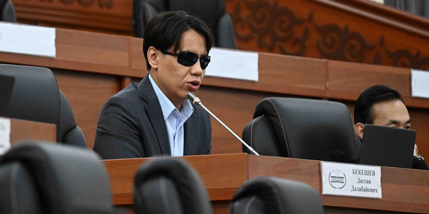 Бекешев сообщил о мошенниках в Казахстане, обманувших кыргызстанцев на 20 млн сомов